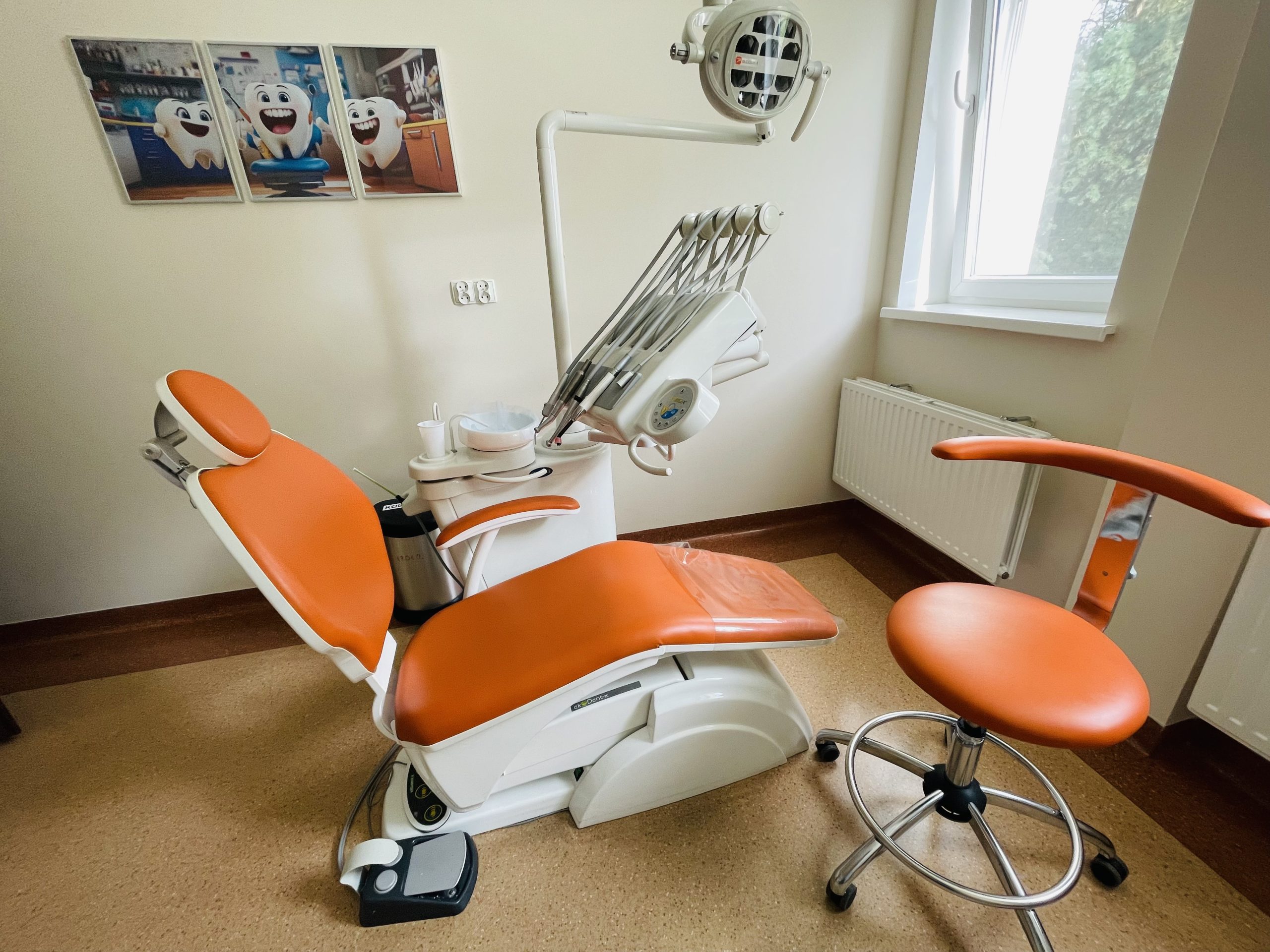 ZOZ Gminy Grudziądz SPRZEDA Unit stomatologiczny maKRomed DENTANA 2000 EXIMA